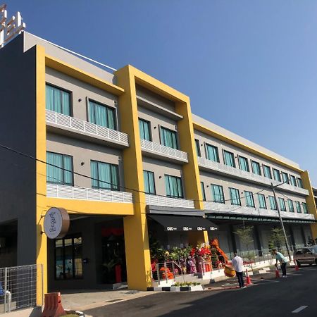 O&G Hotel Parit Buntar Bagian luar foto