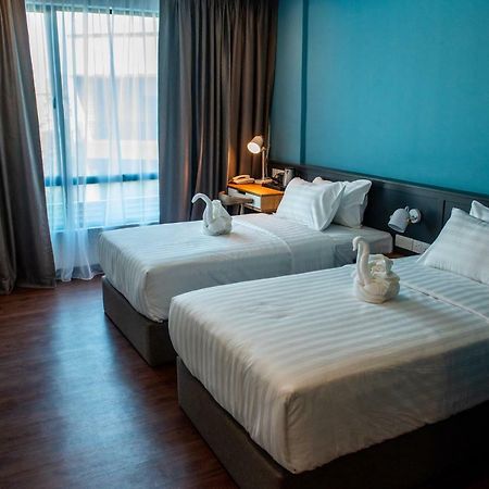 O&G Hotel Parit Buntar Bagian luar foto