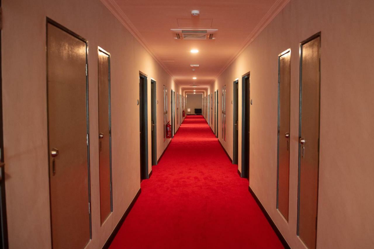 O&G Hotel Parit Buntar Bagian luar foto